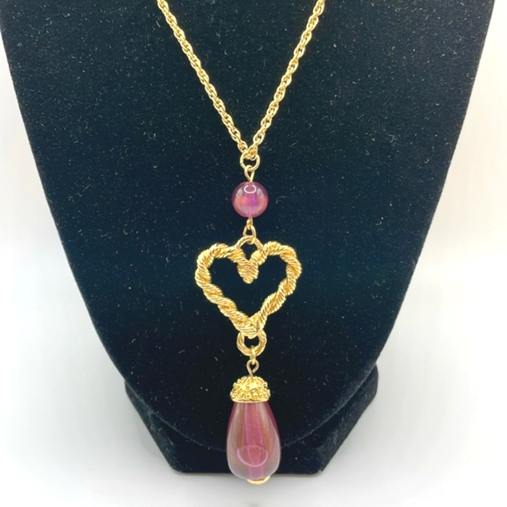 Avon Vintage Gold Tone Textured Heart Purple Acrylic Beaded Necklace